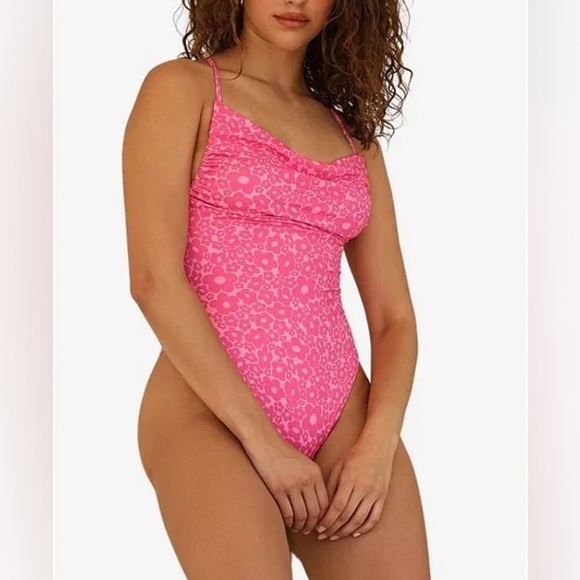 🆕 Dippin' Daisy's Gwen One Piece Flower Power Pink One Piece Swimsuit - Picture 2 of 7